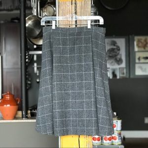 Uniqlo size 6 IDLF wool blended pleated skirt.